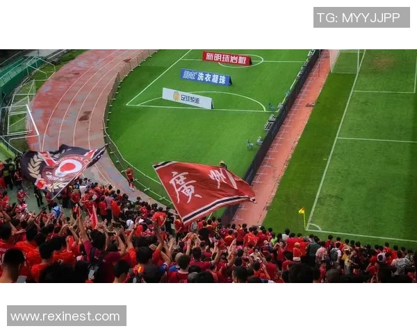 广州足球队的蜕变之旅:从传统强队到世界锦标赛的崭新篇章 广州足球队的蜕变之旅:从传统强队到世界锦标赛的崭新篇章