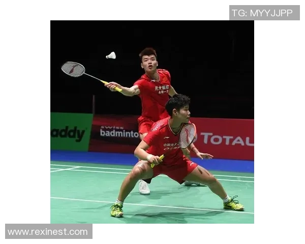 成都羽毛球队进攻策略解析与战术创新探讨