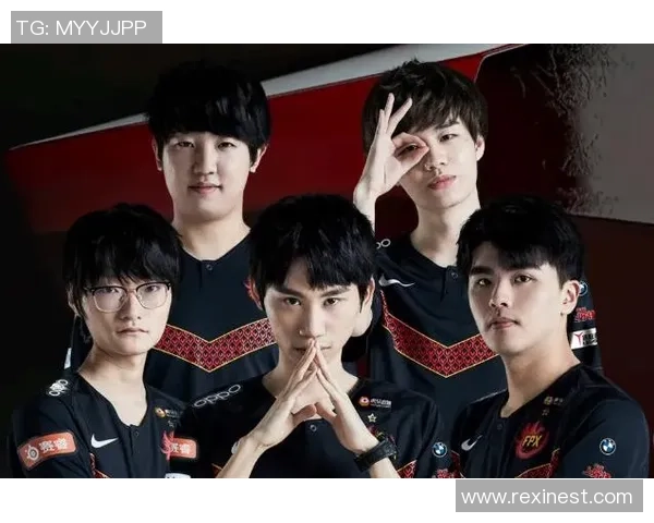 聚焦FPX战队在英雄联盟比赛中的经验分享与成长之路