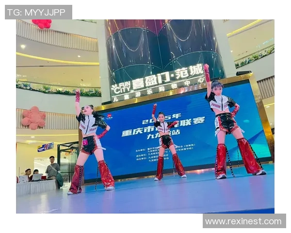 重庆街舞队展现灵活性与创意的完美结合与发展之路 重庆街舞队展现灵活性与创意的完美结合与发展之路